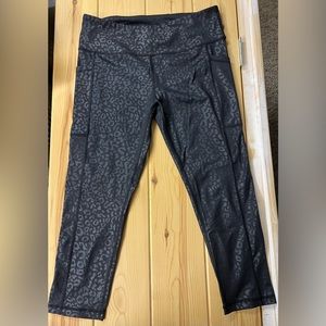 Constantly Varied Gear (CVG) Black Leopard Capri Length Leggings - Size Large